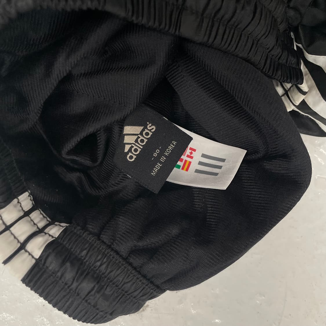 ADIDAS 레더텍스쳐 3라인 팬츠 상품이미지5