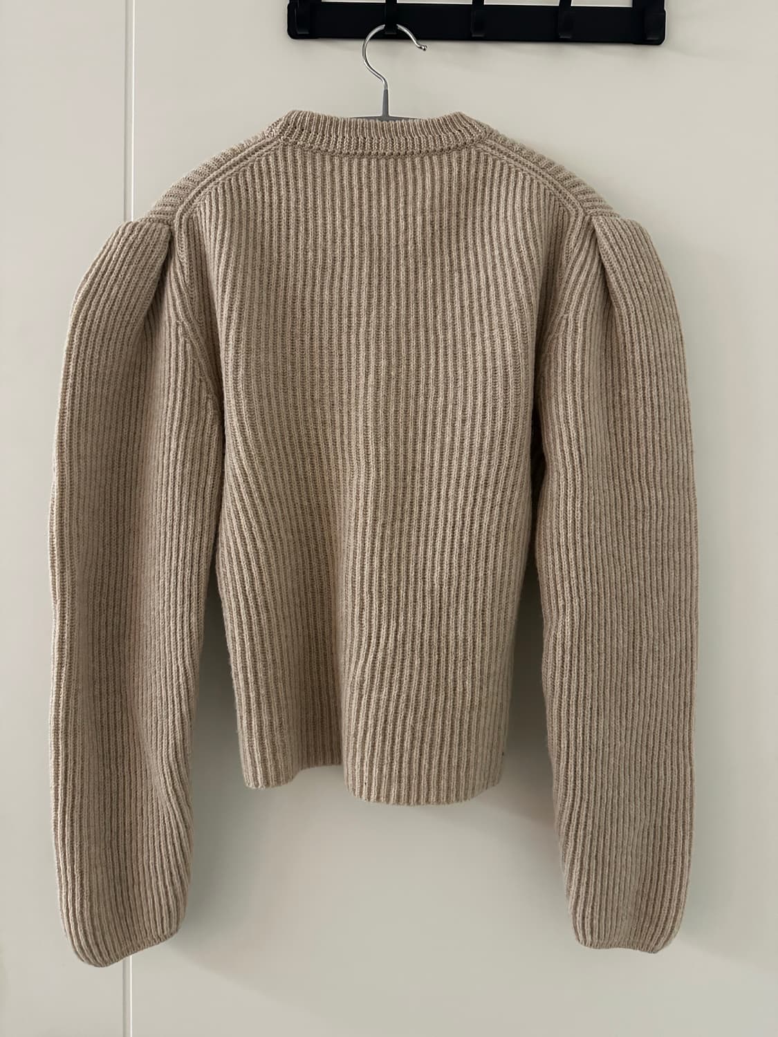 르메르 Lemaire 니트 오트밀 색상 상품이미지4