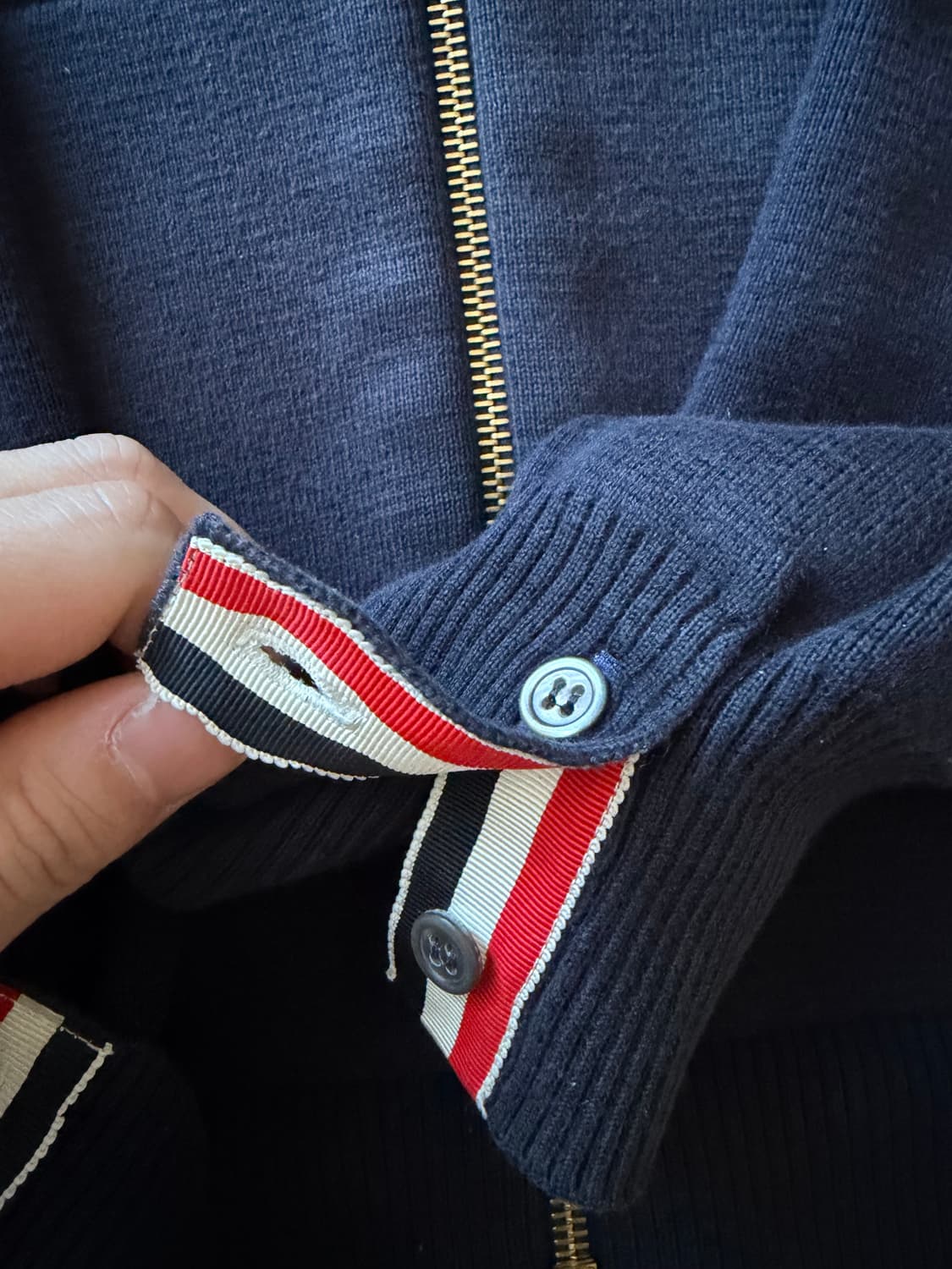 백화점판 톰브라운 밀라노스티치 금장 암밴드 후드집업 4사이즈 상품이미지4