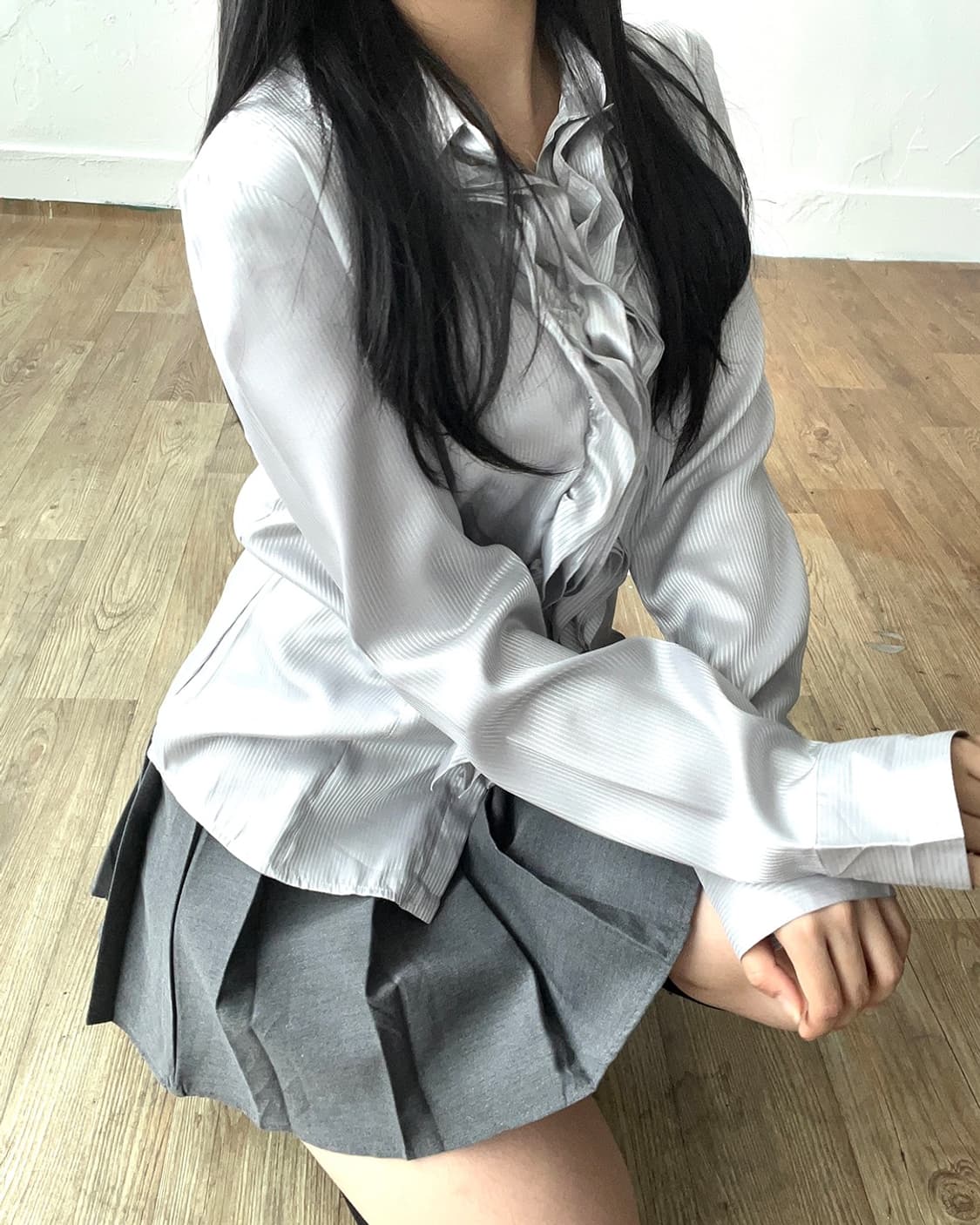 실버 프릴 블라우스 silver frill blouse 상품이미지1