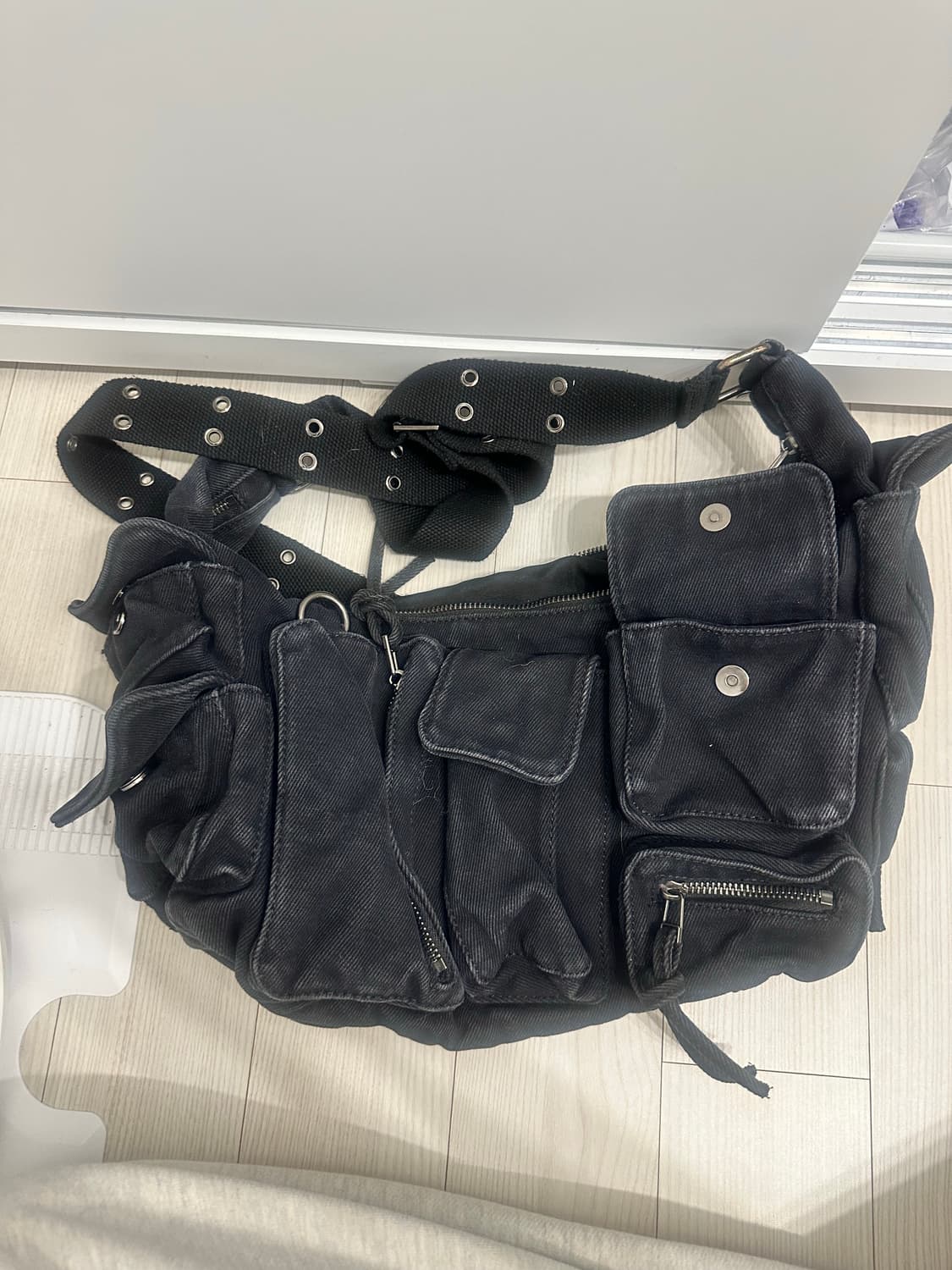 스키즘인듀싱 wasted cargo bag charcoal 상품이미지2