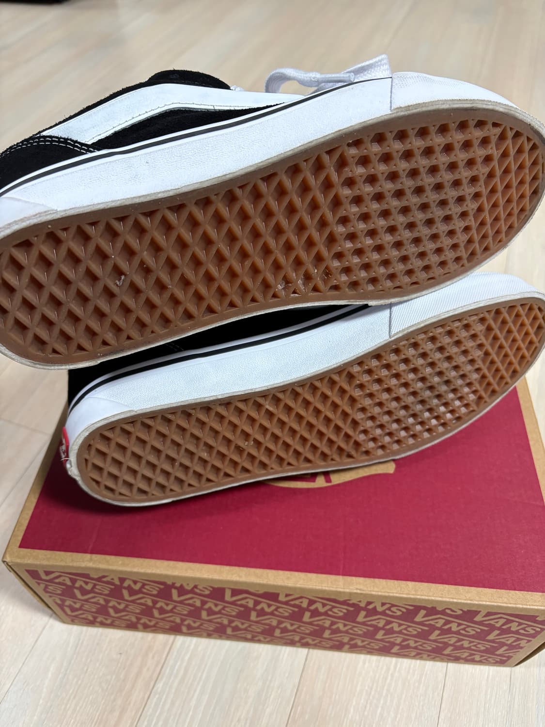 반스 뉴스쿨 블랙 트루 화이트 285 상품이미지2