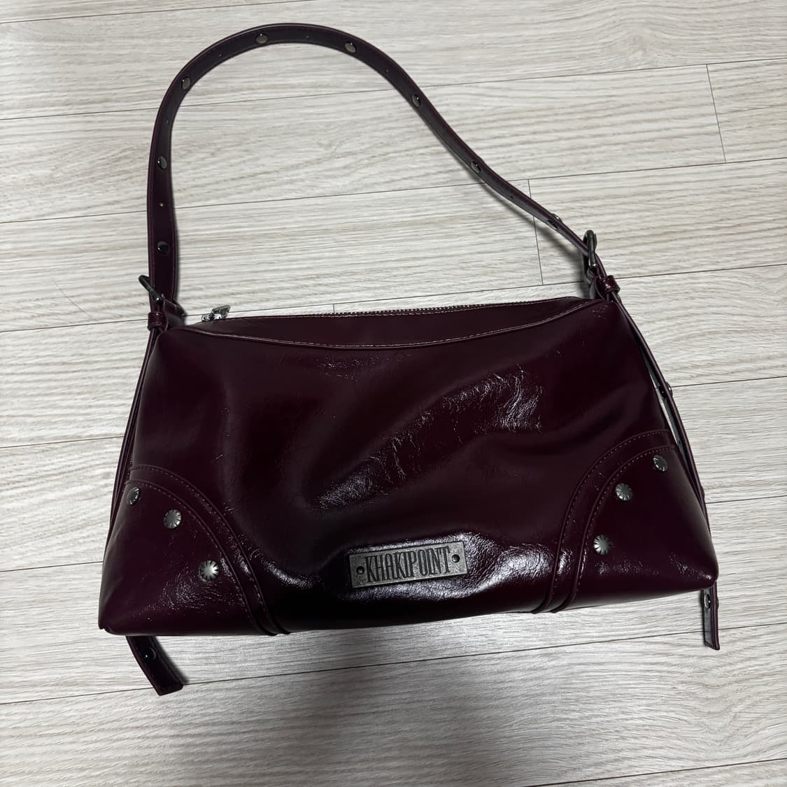 카키포인트 스터드 숄더백 Stud Shoulder Bag red 상품이미지8