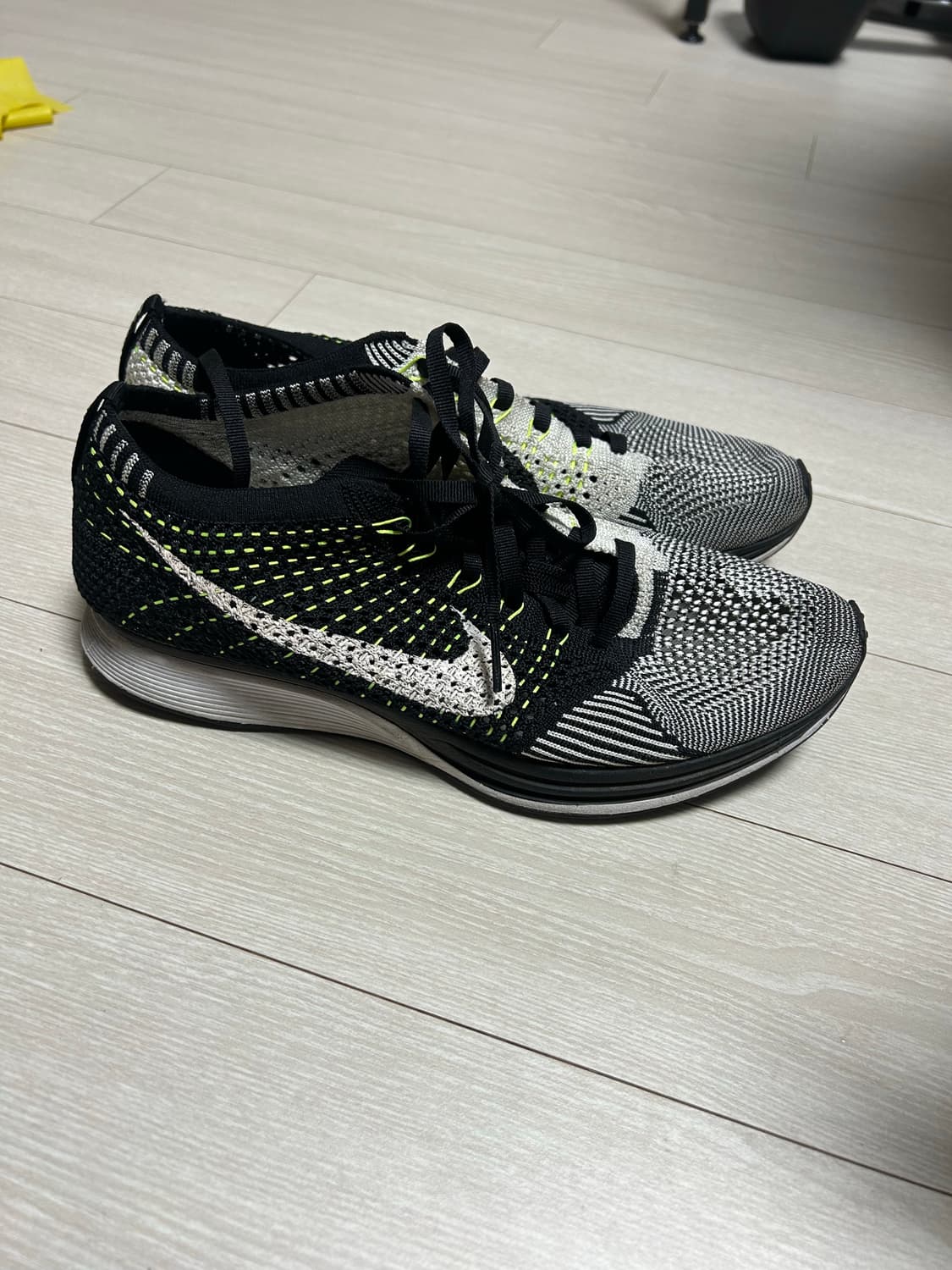 나이키 플라이니트 레이서 260사이즈 팜 상품이미지1