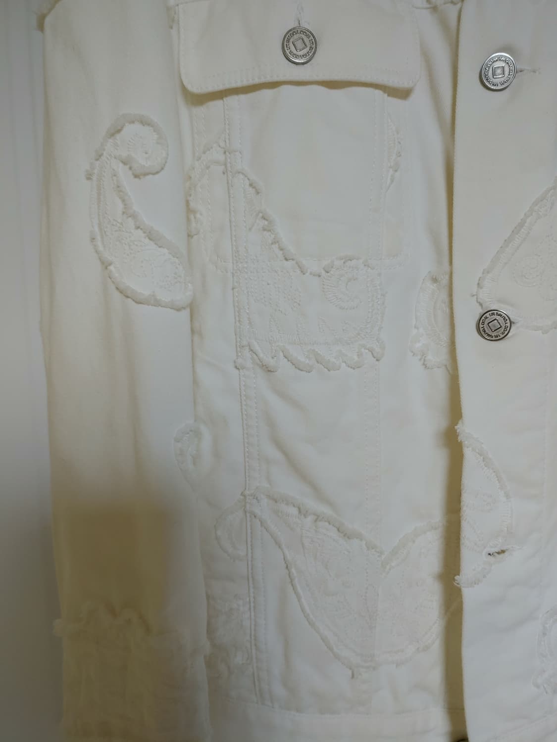 우영미 페이즐리 데님 트러커 핍니다 상품이미지2