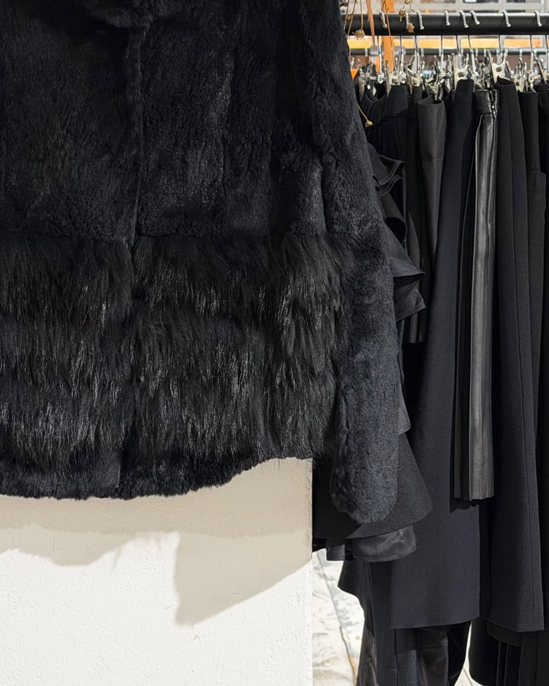 막스마라 스튜디오 블랙 래빗 라쿤 모피 자켓 상품이미지6