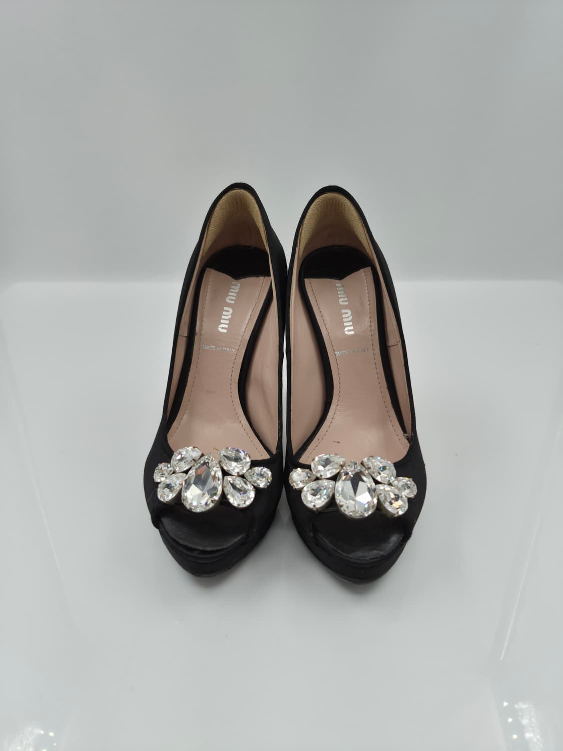 미우미우 크리스탈 블랙 사틴 오픈토 펌프스 구두 상품이미지1