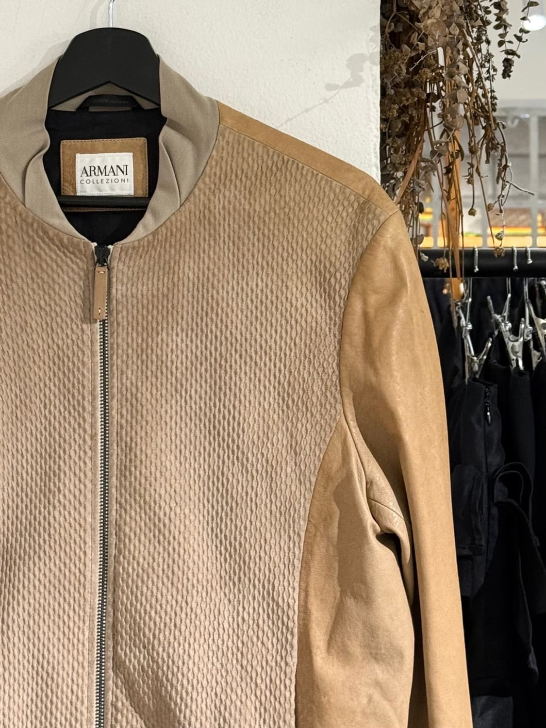 아르마니 꼴레지오니 베이지 램스킨 믹스 봄버 자켓 상품이미지3