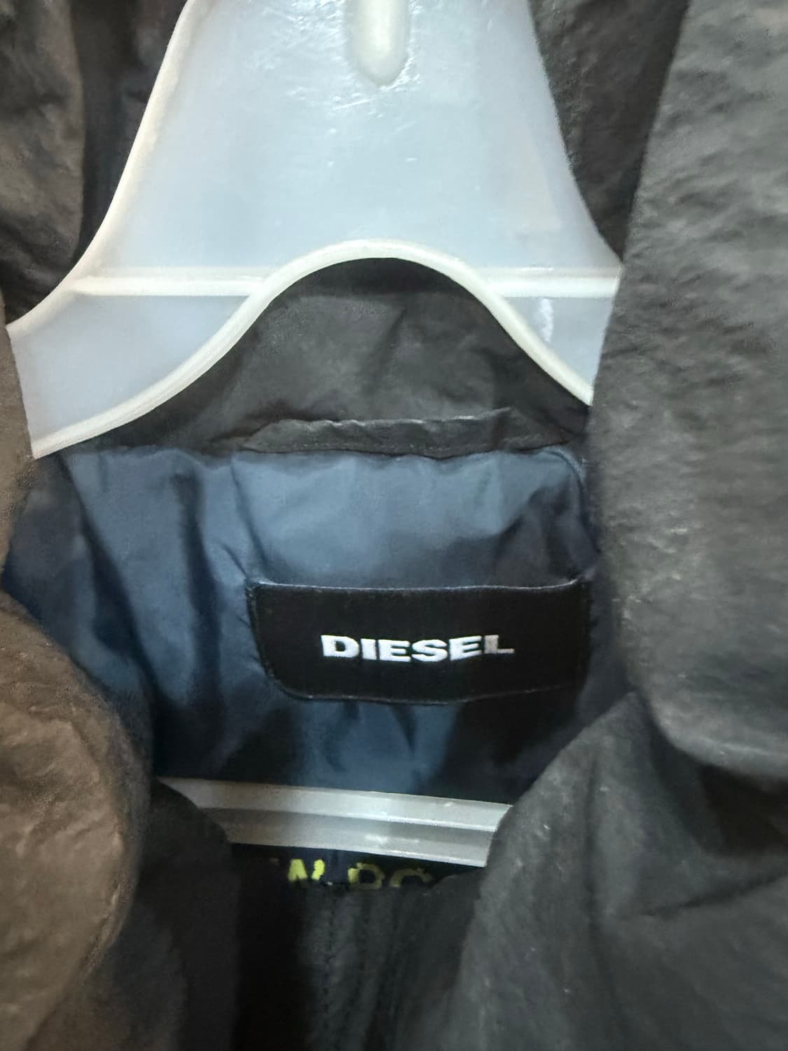 100 정품 디젤 피그먼트테커니클 푸퍼 패딩 팝니다 상품이미지2