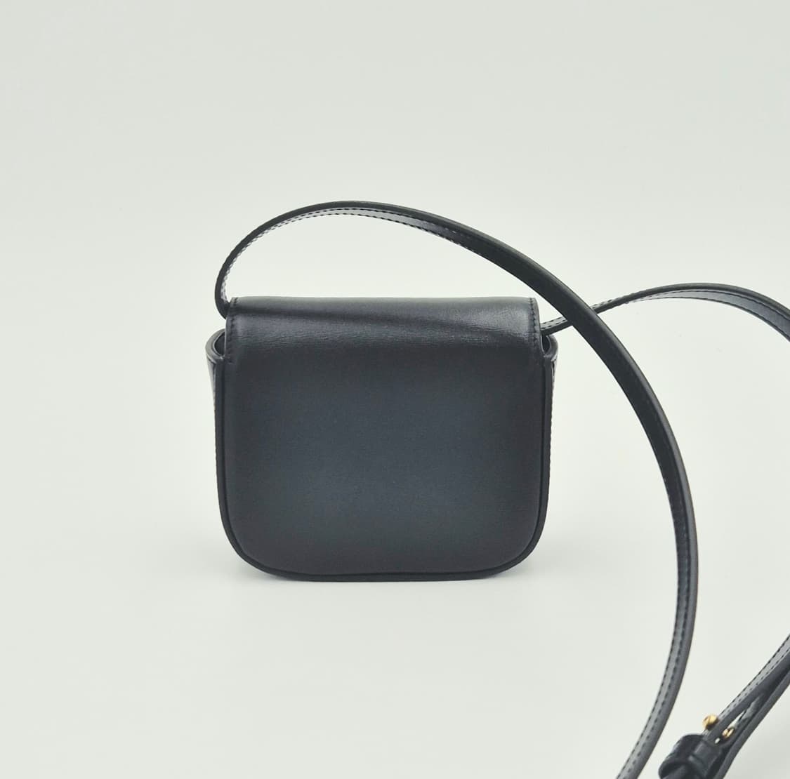 셀린느 미니 트리옹프 크로스백 10I513DPV 상품이미지6