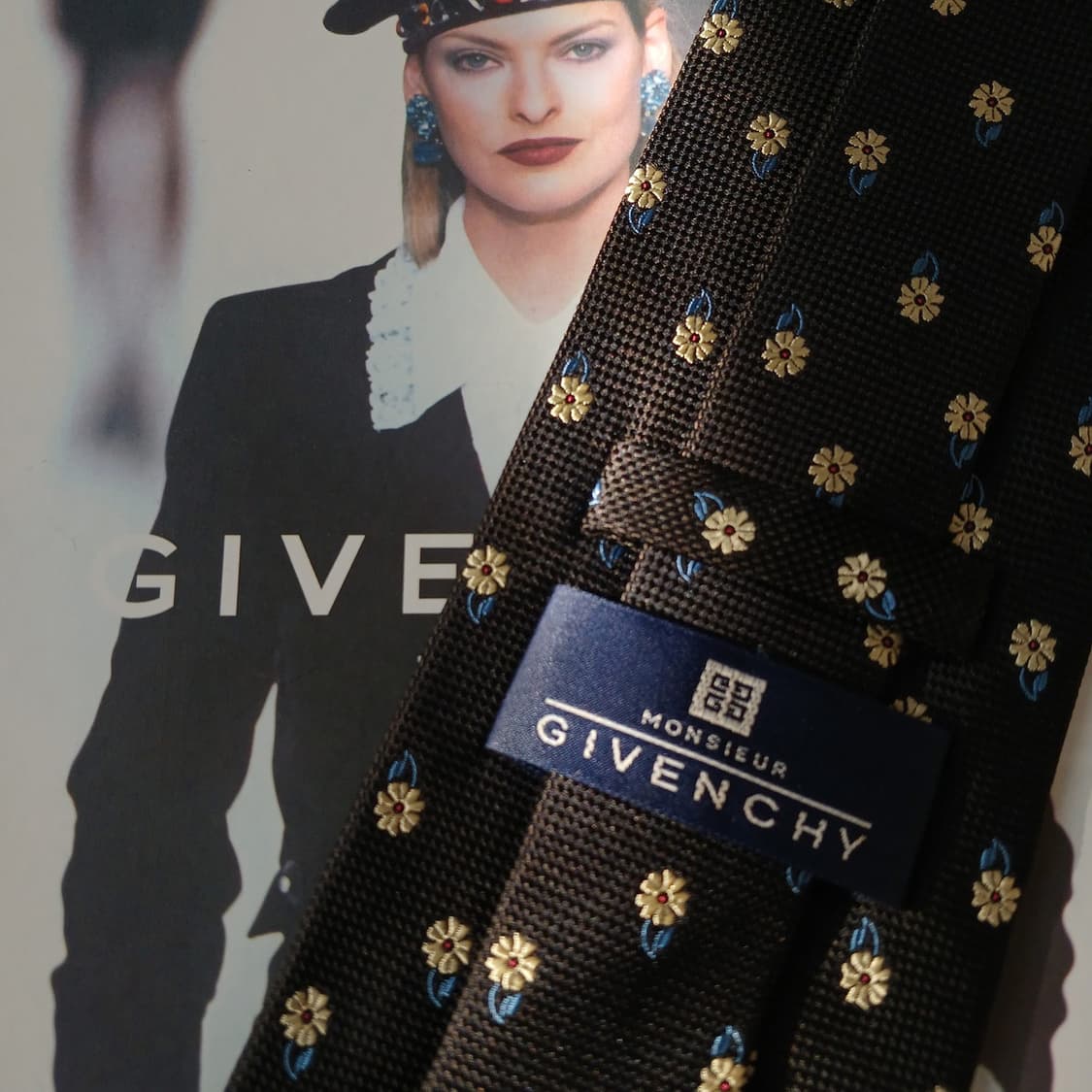 지방시 실크 블랙 플라워 자카드 넥타이 9.6cm A등급 A18890
 상품이미지5