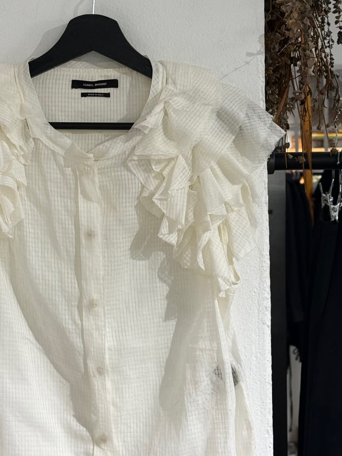 이자벨마랑 아이보리 러플 버튼 슬리브리스 블라우스 상품이미지3