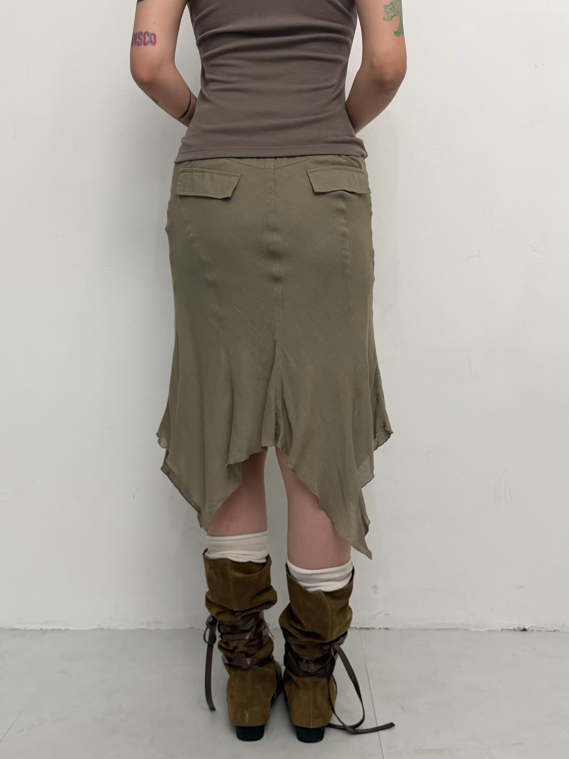 카키 언발 스커트  상품이미지4