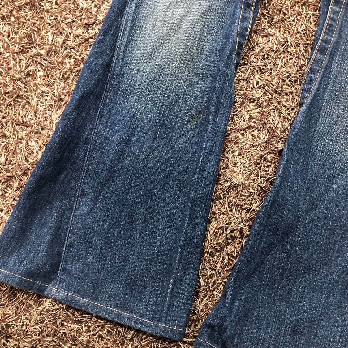 트루릴리전 조이 부츠컷 데님 팬츠 상품이미지3