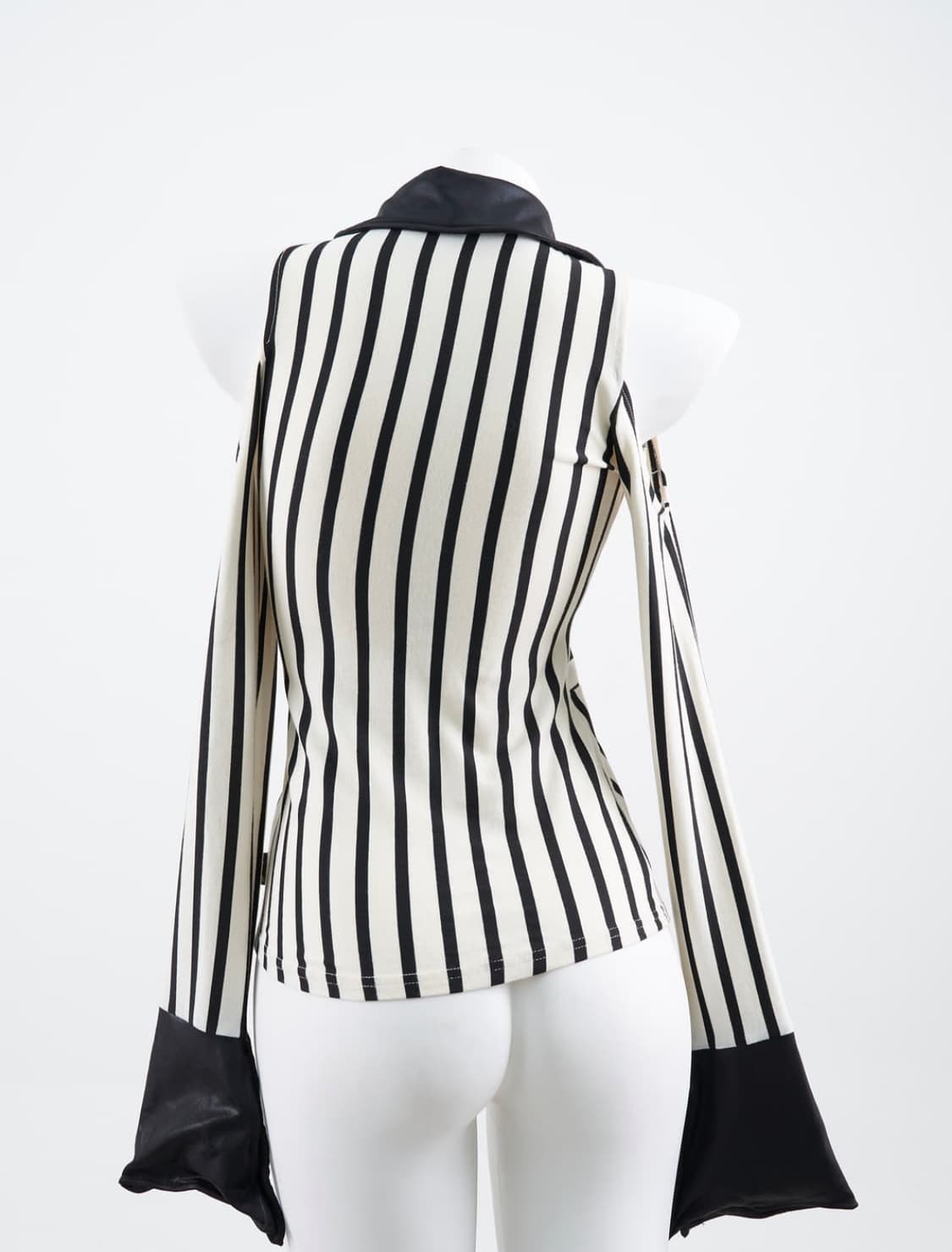 다이아 스트라이프 큐빅 오프숄더 탑 셔츠 d.i.a. 오네갸루 상품이미지2