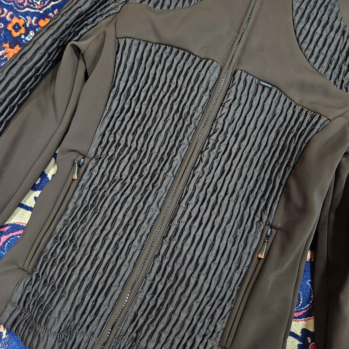 루흐타(LUHTA) in 핀란드 소프트쉘 주름 퀄팅 트레킹 자켓 상품이미지4