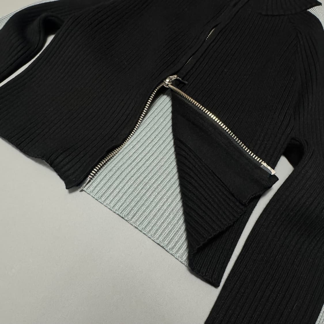 SLY JAPAN 블랙 그레이컬러 트랙라인 투톤 코튼 립드 니트 집업 상품이미지5