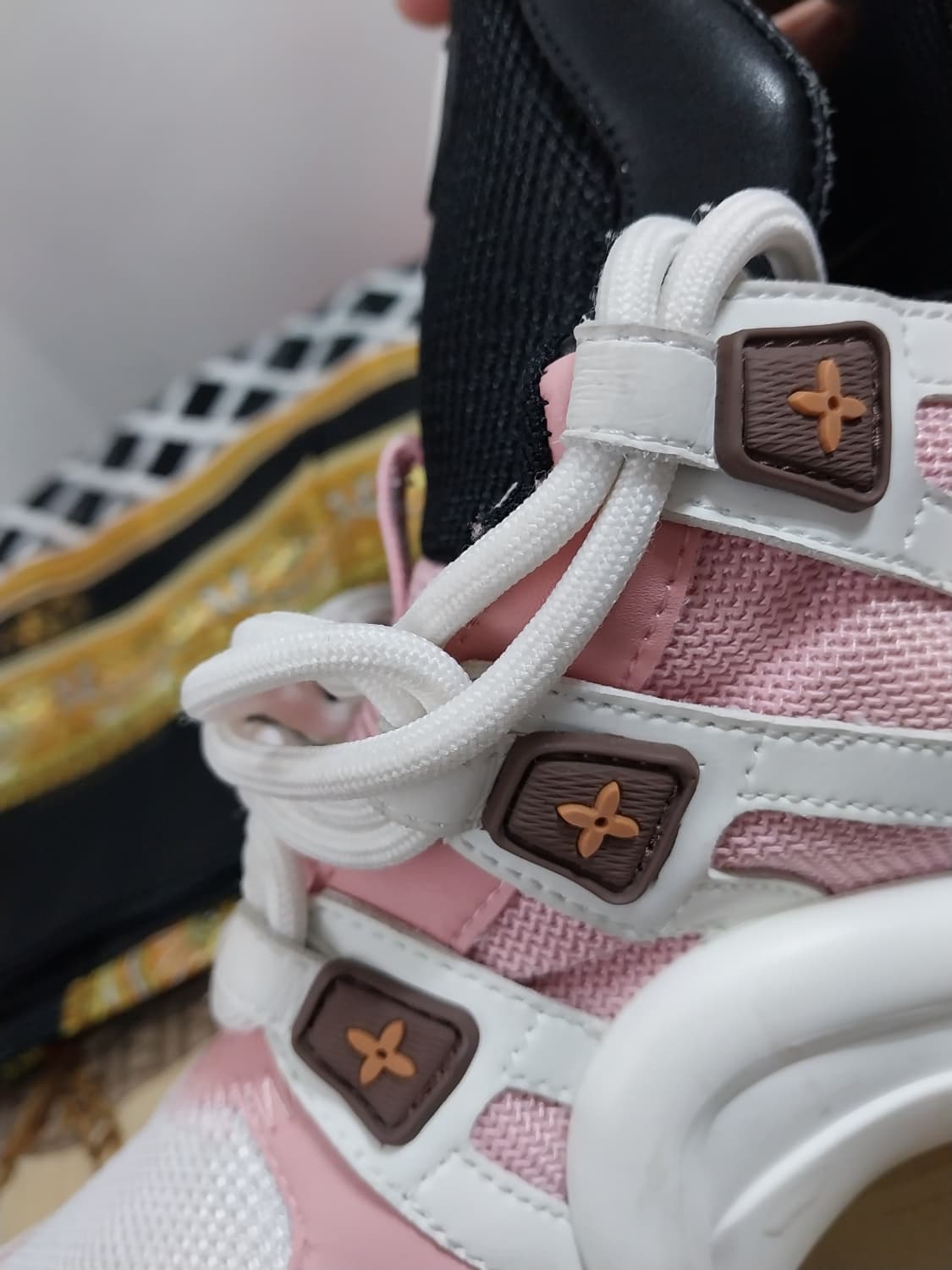 루이비통 LV 아치라이트 스니커즈41  255mm 상품이미지8