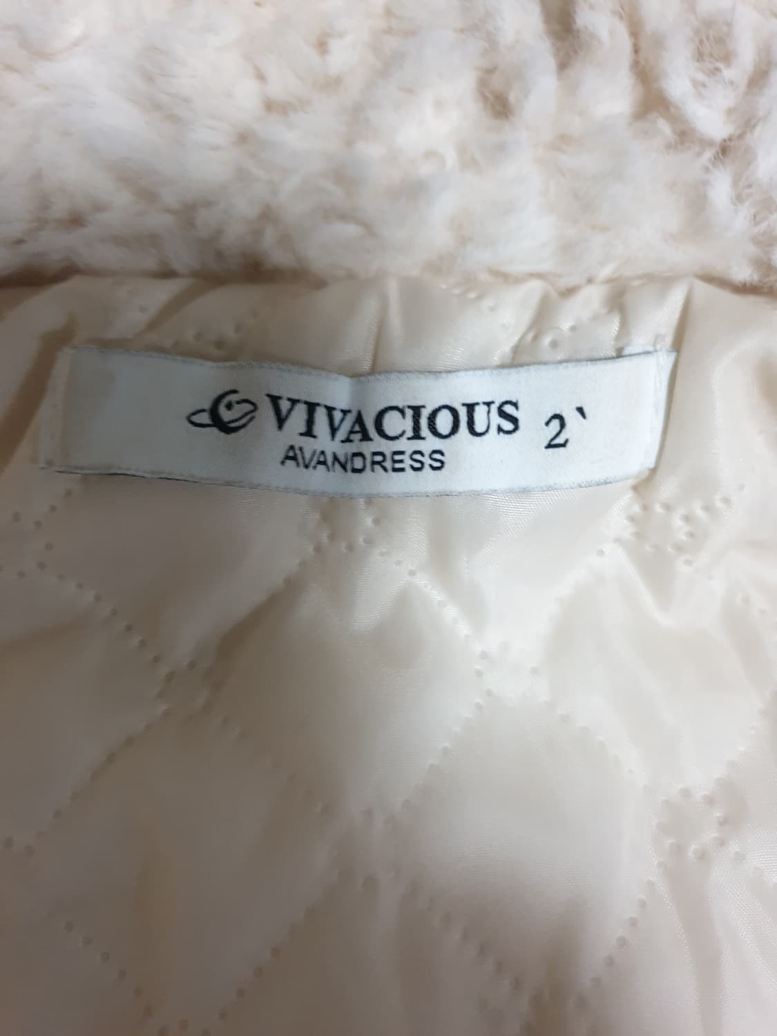 비바셔스 크롭 카라 테디 퍼 자켓 아이보리 (M) 상품이미지4