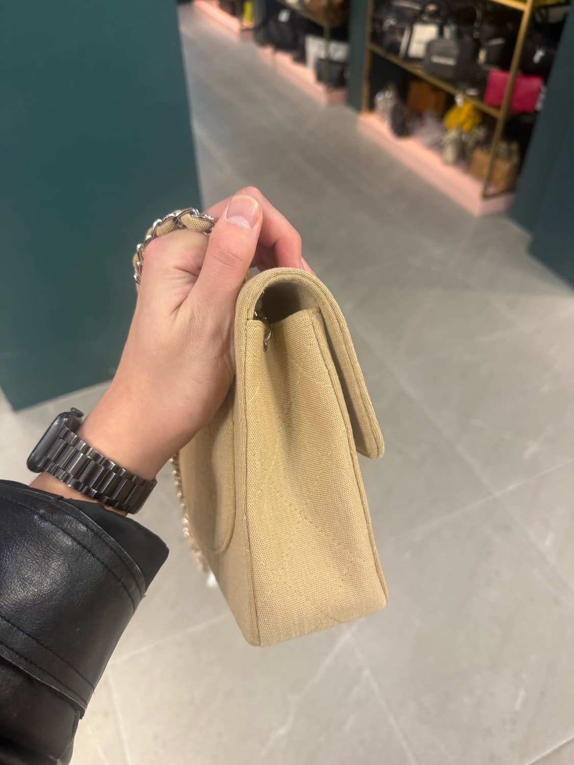 샤넬 클래식 미듐 패브릭 베이지 은장 상품이미지2