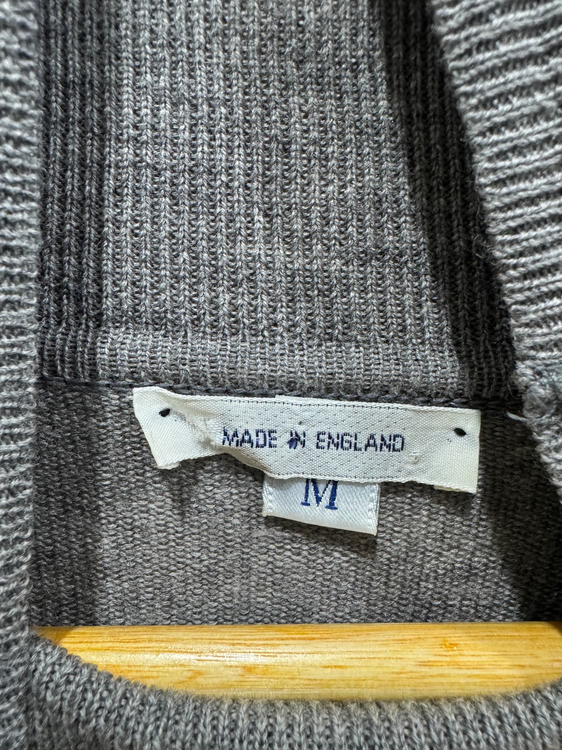 버버리 100% 울 목폴라 니트 M 정품 상품이미지4