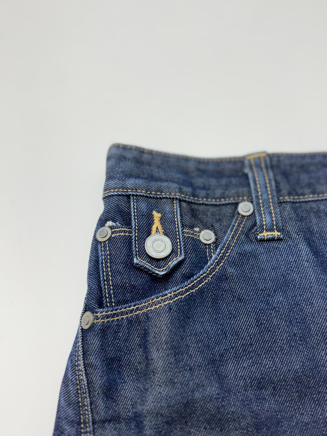 리바이스 엔지니어드진 데님 랩 스커트 상품이미지3