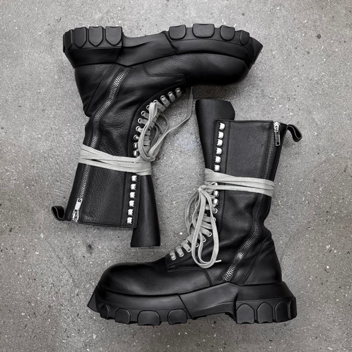 릭오웬스 보조 레이스업 트랙터 부츠 상품이미지1