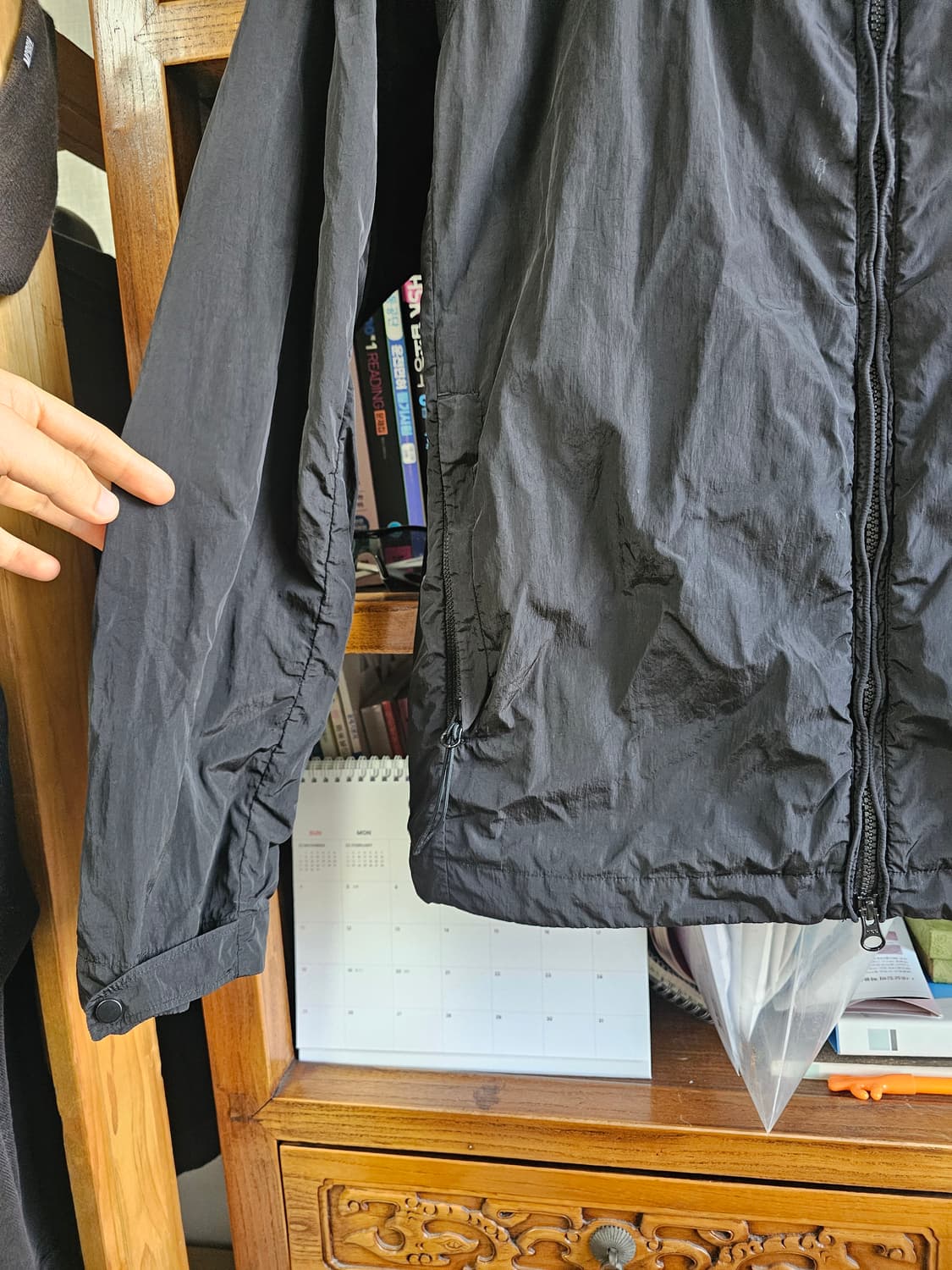 씨피컴퍼니 나일론 블랙 자켓 팔아요 cp컴퍼니 상태 아주 좋음 상품이미지4