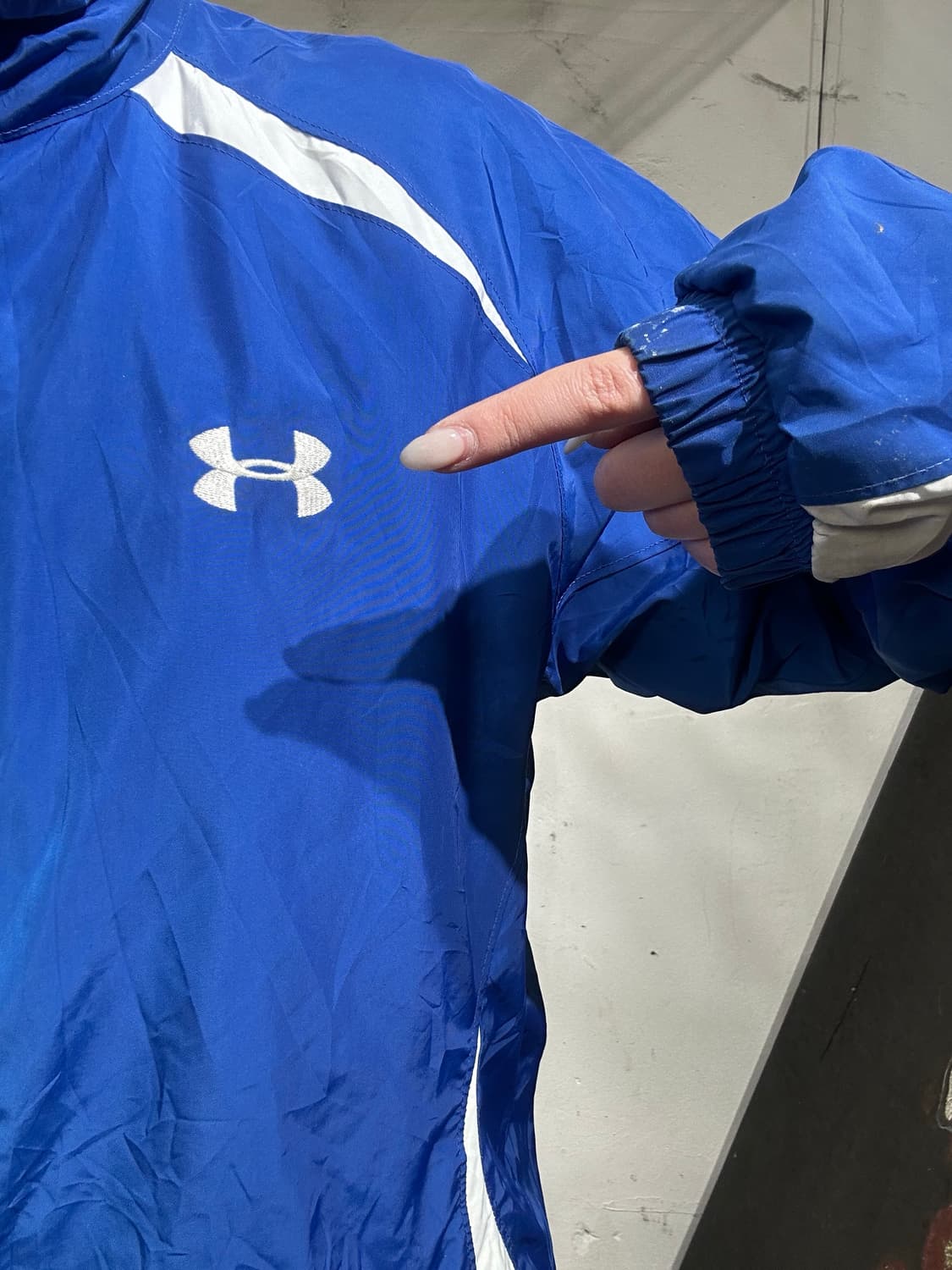 언더아머 블루 화이트 라인 바람막이 자켓  상품이미지4