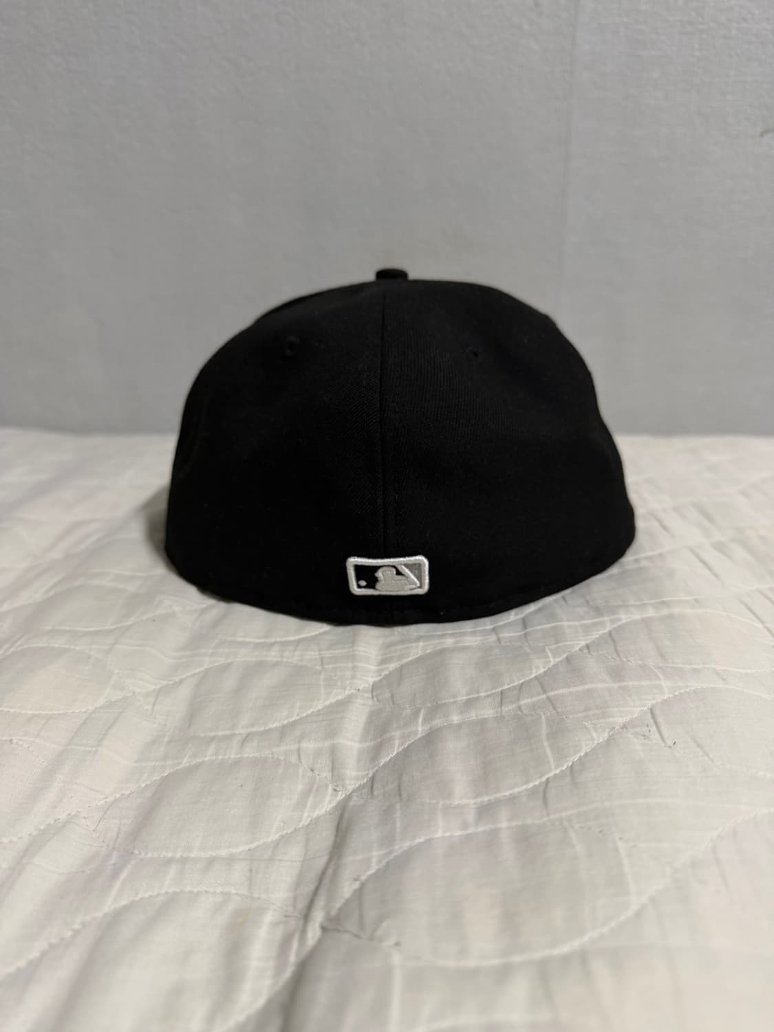 슈프림 x mlb 팀 박스로고 뉴에라 블랙 시카고 캡 상품이미지3