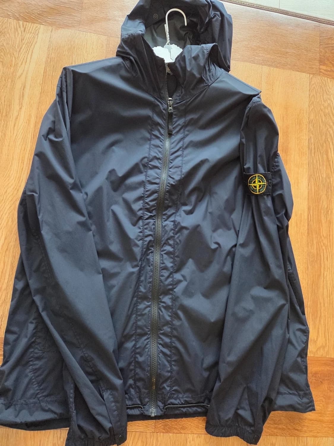 스톤아일랜드 바람막이 상품이미지1