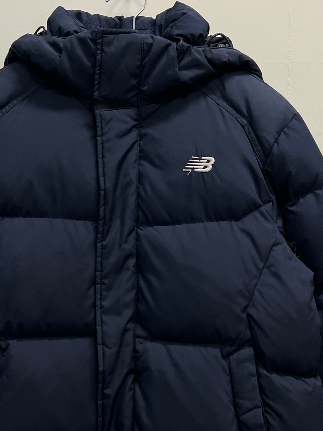 뉴발란스 덕다운 숏 패딩 자켓 네이비  상품이미지3