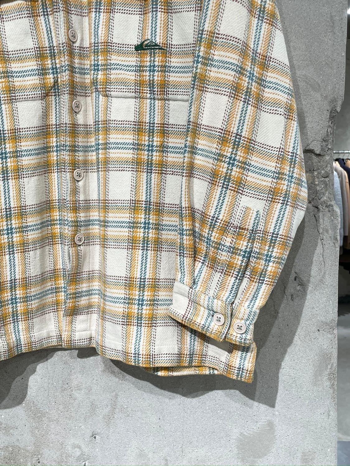 퀵실버 아이보리 체크 트윈 포켓 플란넬 셔츠 상품이미지5