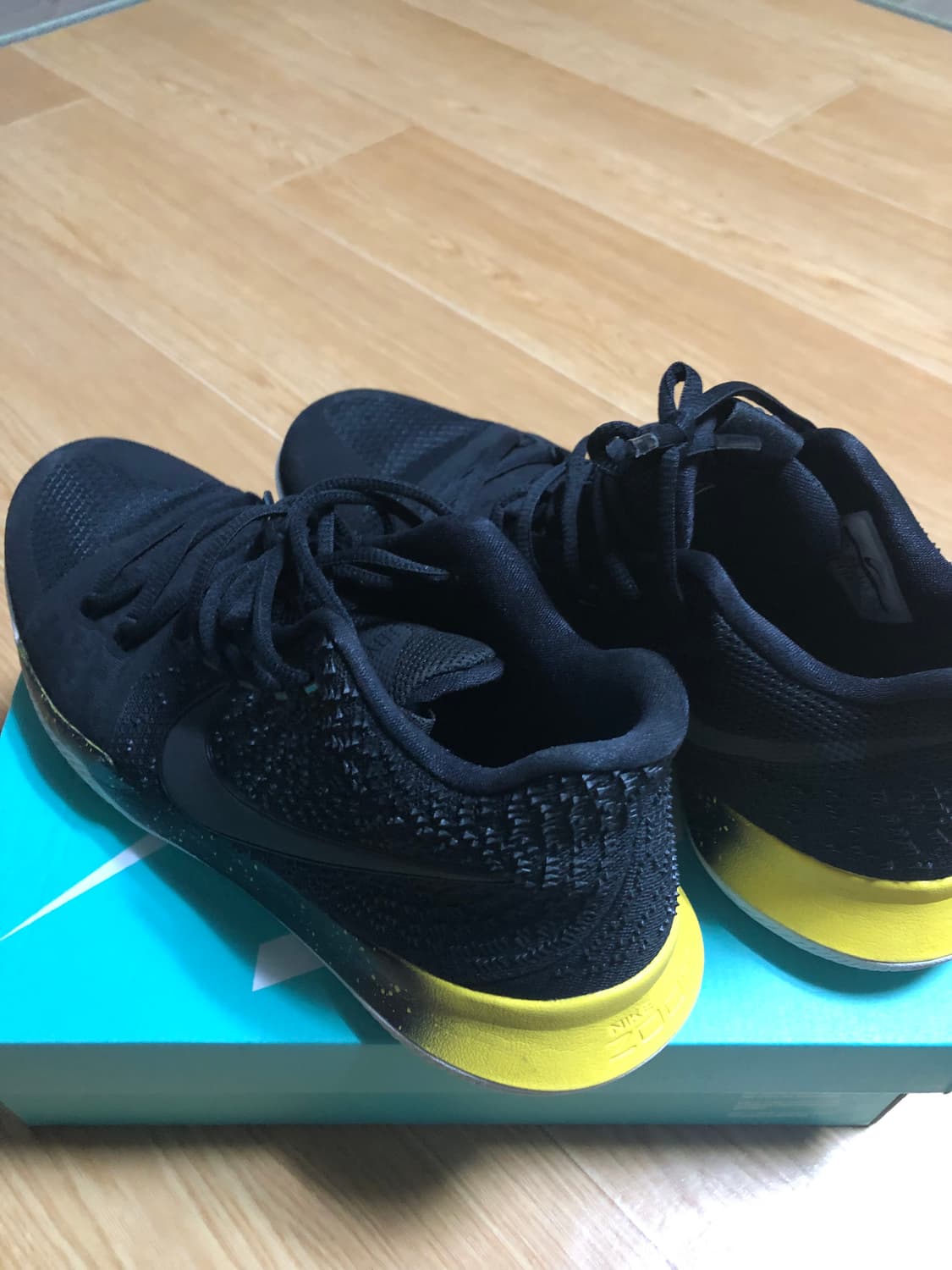 [285] NIke KYIRE 3 'BLACK Yellow' 상품이미지3