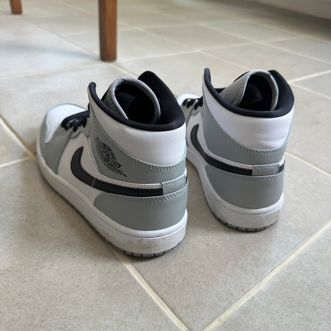 조던 1 미드 스모크 그레이 상품이미지3