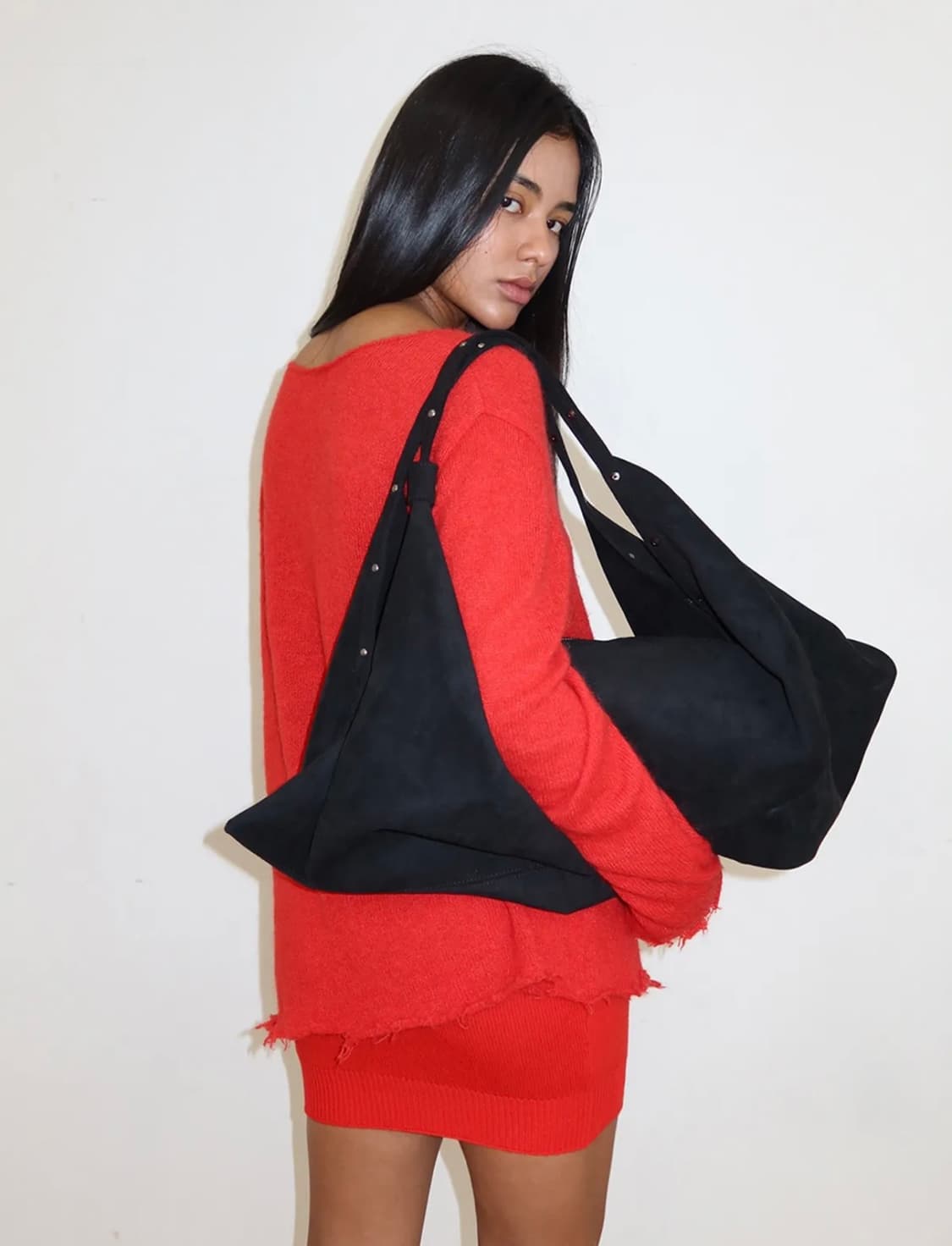 엠엠엠 mmm 스웨이드 숄더백 블랙 새상품 상품이미지4