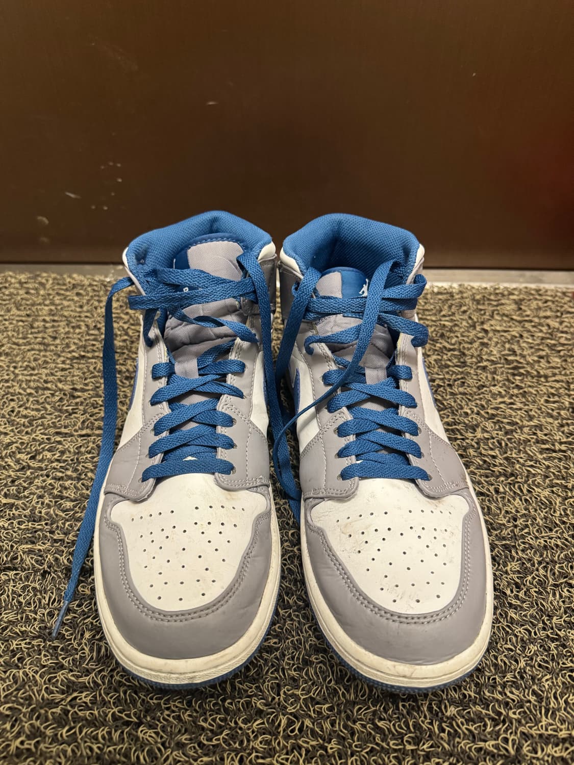 나이키  조던 1 미드 시멘트 그레이 트루 블루 상품이미지5