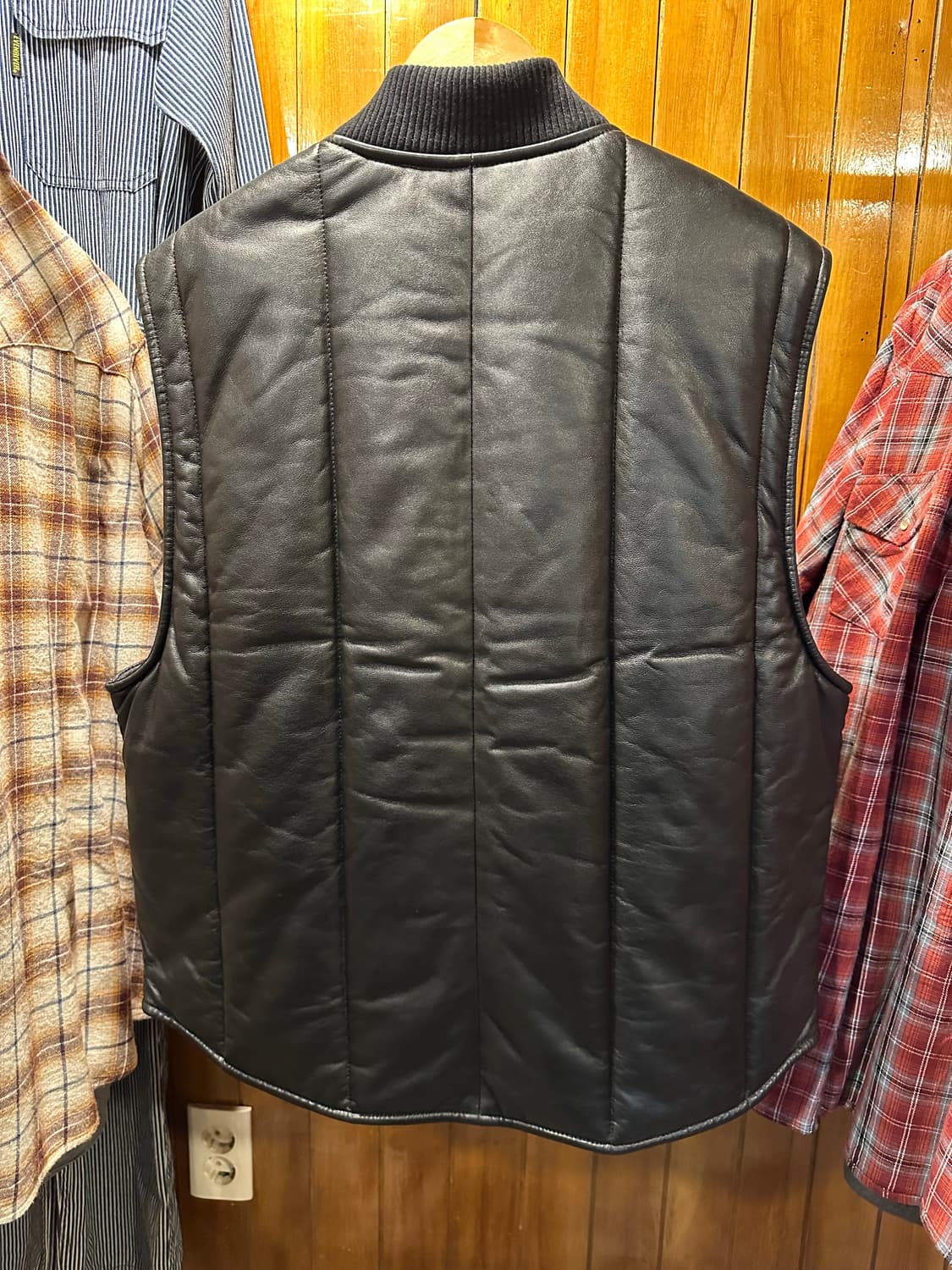 슈프림 X 디키즈 레더 워크 베스트 블랙 23FW 상품이미지4