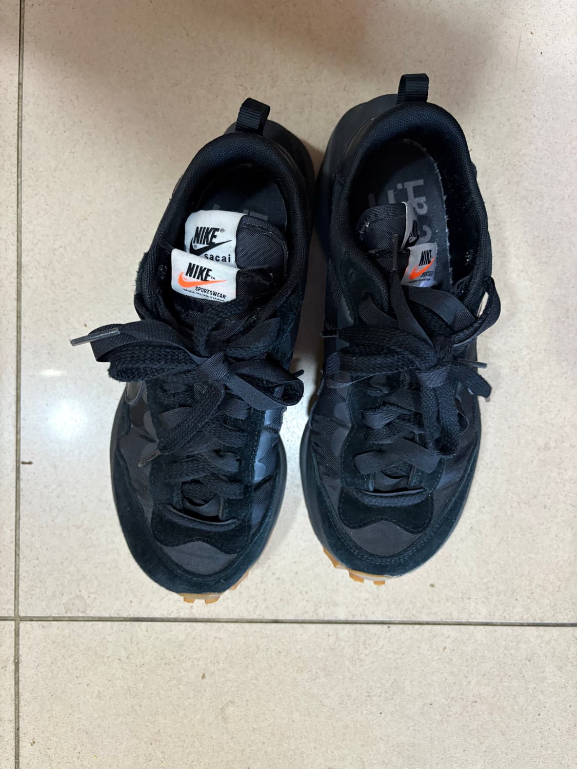 나이키 x 사카이 베이퍼와플 블랙 앤 검 상품이미지1