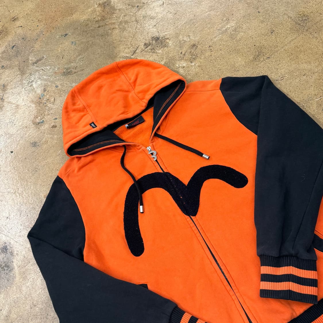 에비수 오렌지 배색 백로고 후드집업 상품이미지1