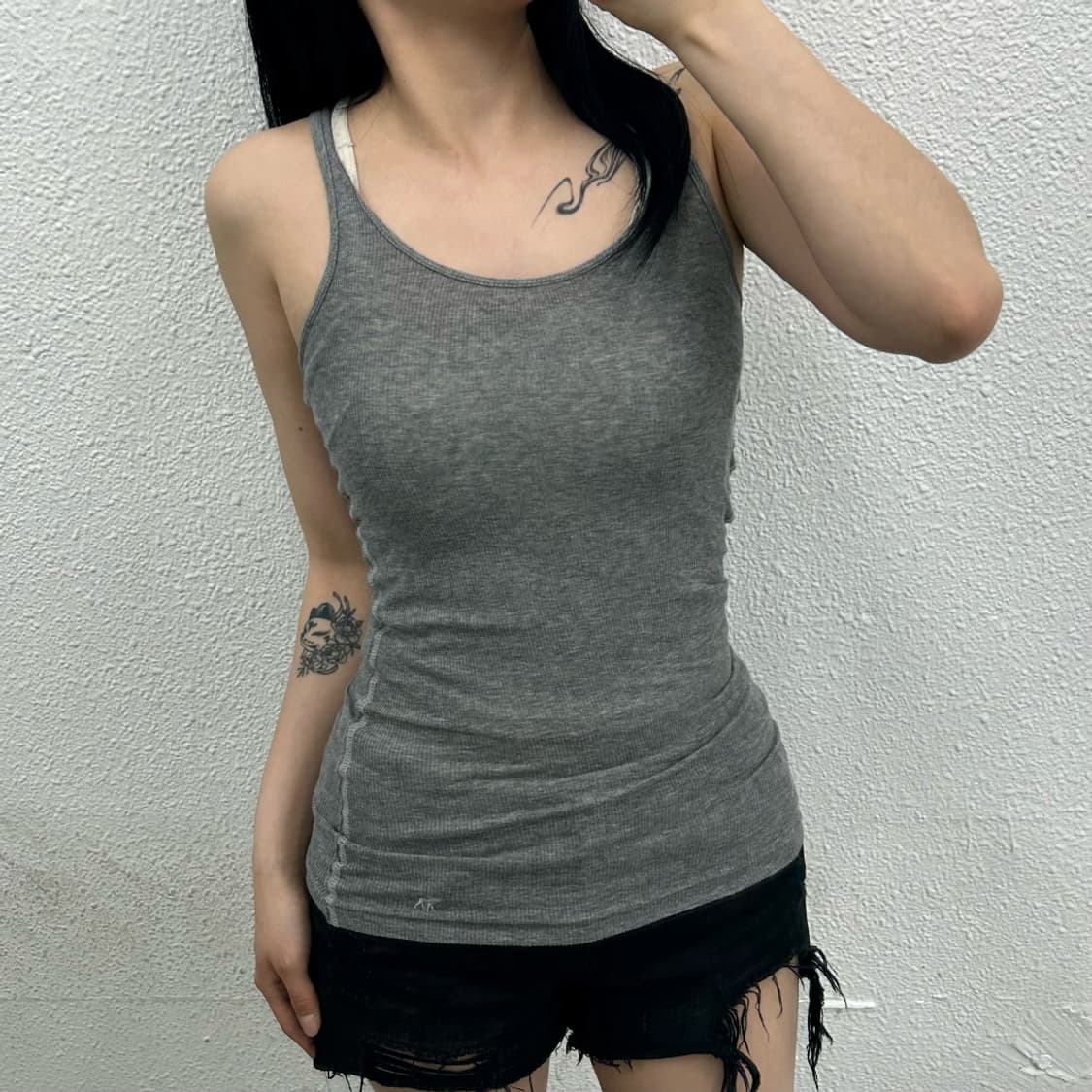아베크롬비 그레이 롱슬리브 M 상품이미지1