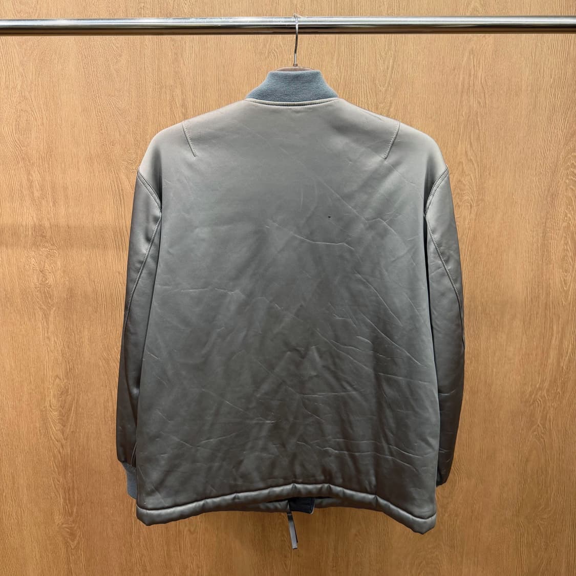 알렉산더 왕 새틴 보머 자켓 니트 립 트리밍 지퍼 포켓 디테일 브라운 상품이미지3