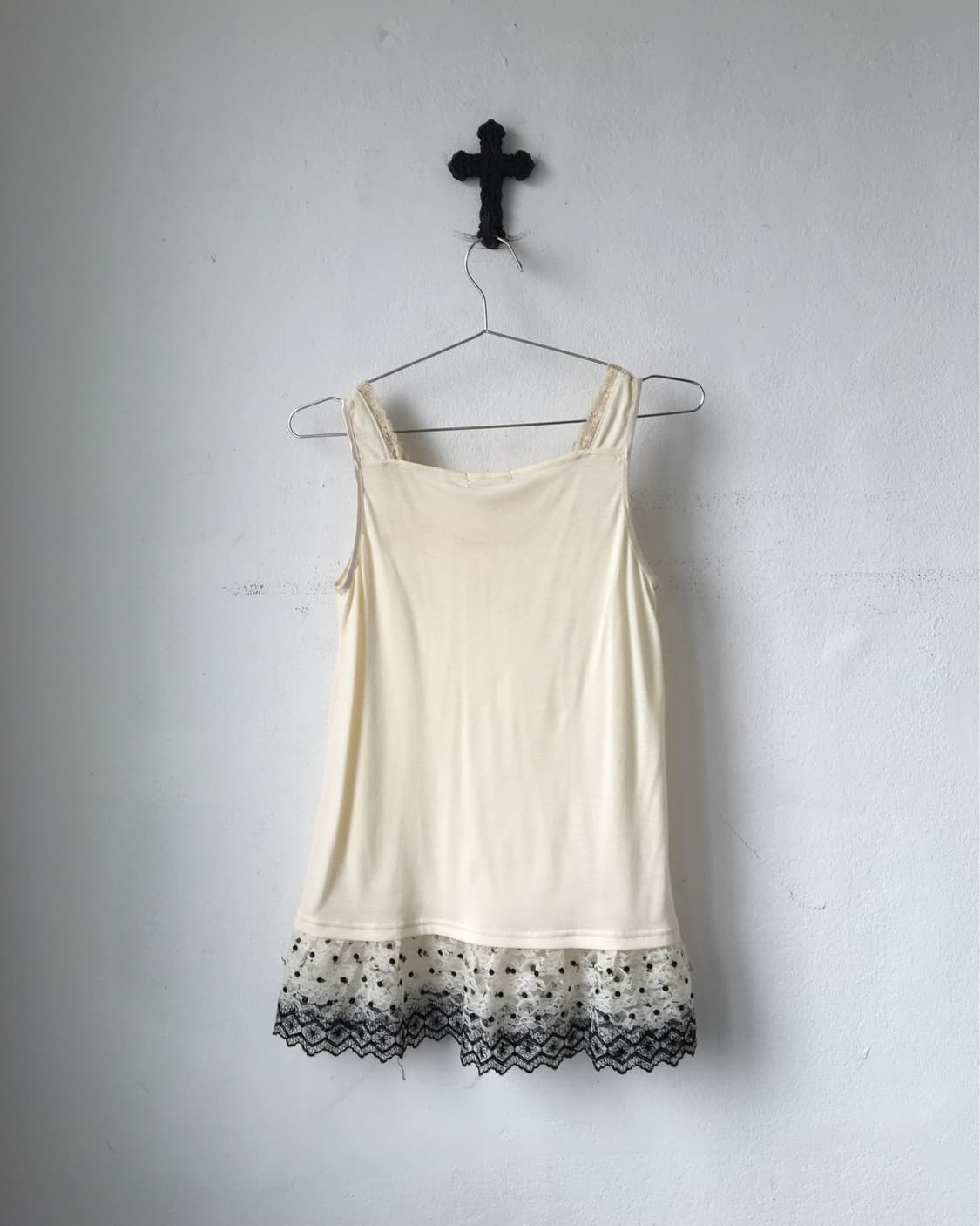 Axes femme lace trimming sleeveless 상품이미지3
