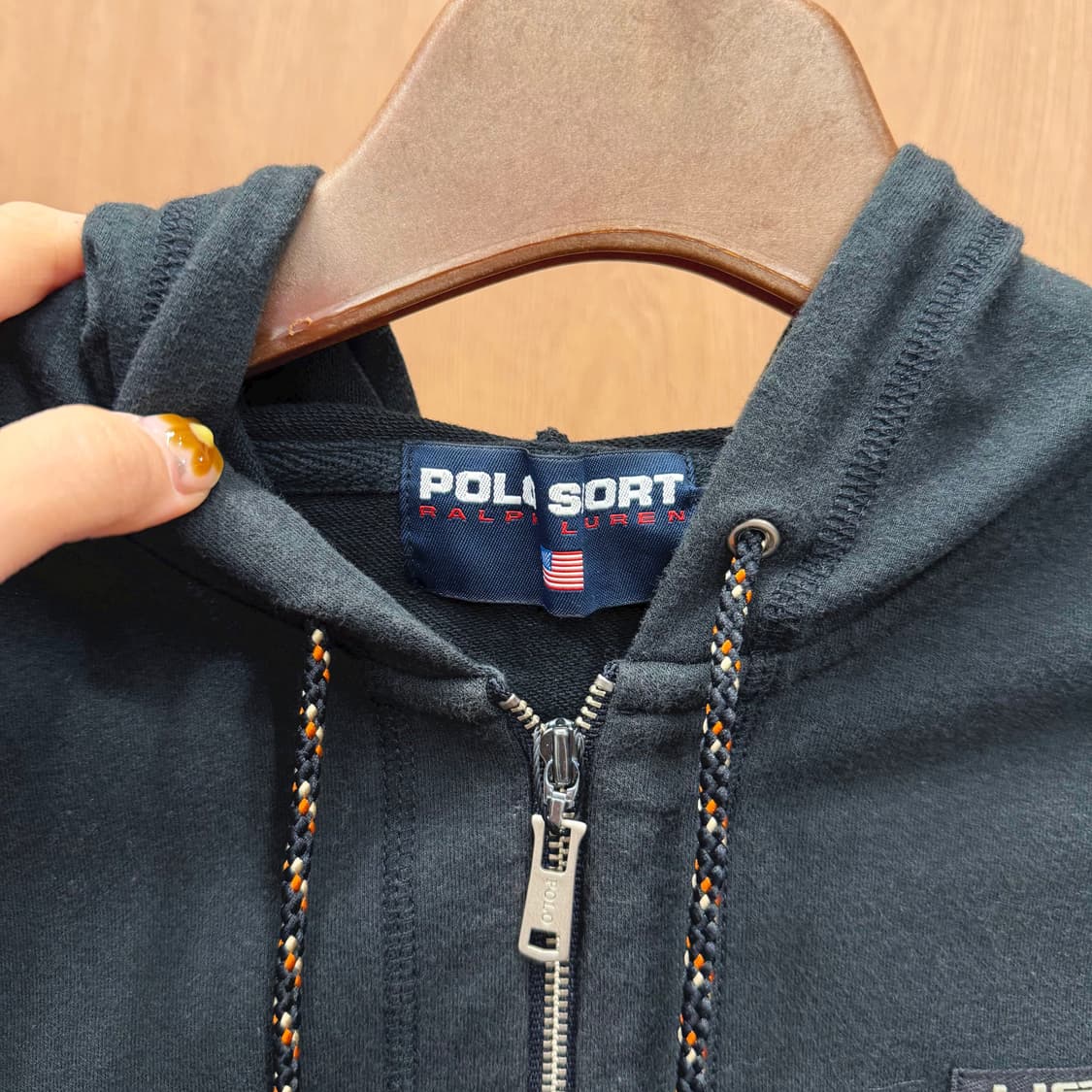 폴로 스포츠 크롭 반팔 후드 집업 로고 패치 후드 스트링 디테일 블랙 상품이미지6