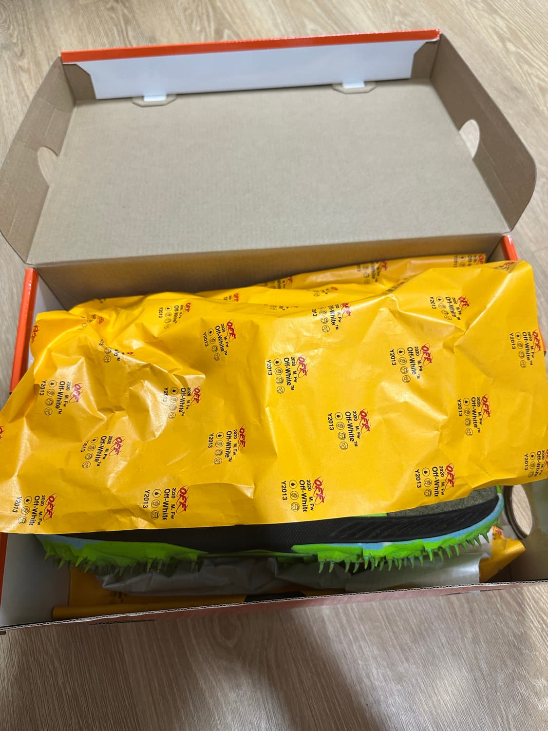 나이키 x 오프화이트 줌 테라 카이거5 275 상품이미지5