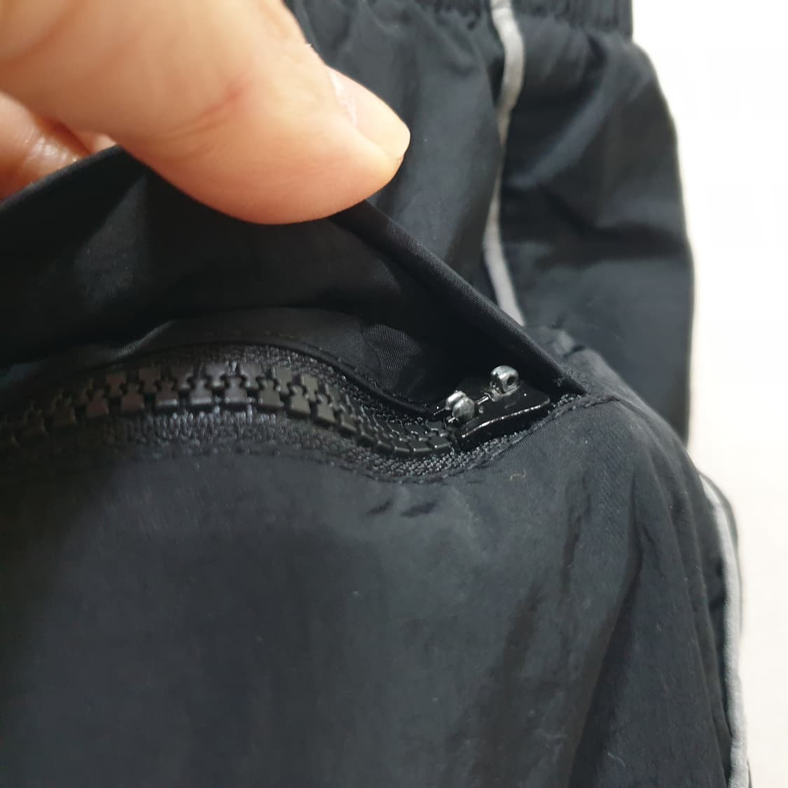 나이키 솔로 스우시 트랙 팬츠 L 상품이미지4