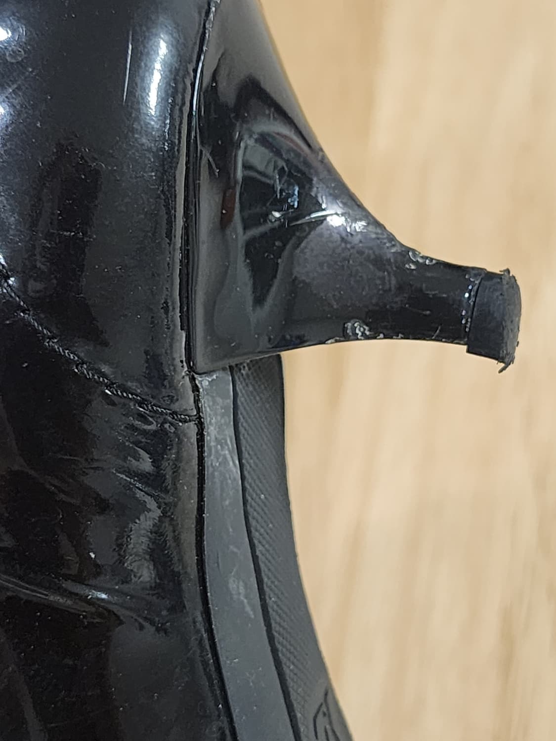 정품 루이비통 블랙 페이던트 LV 장식 구두 상품이미지8