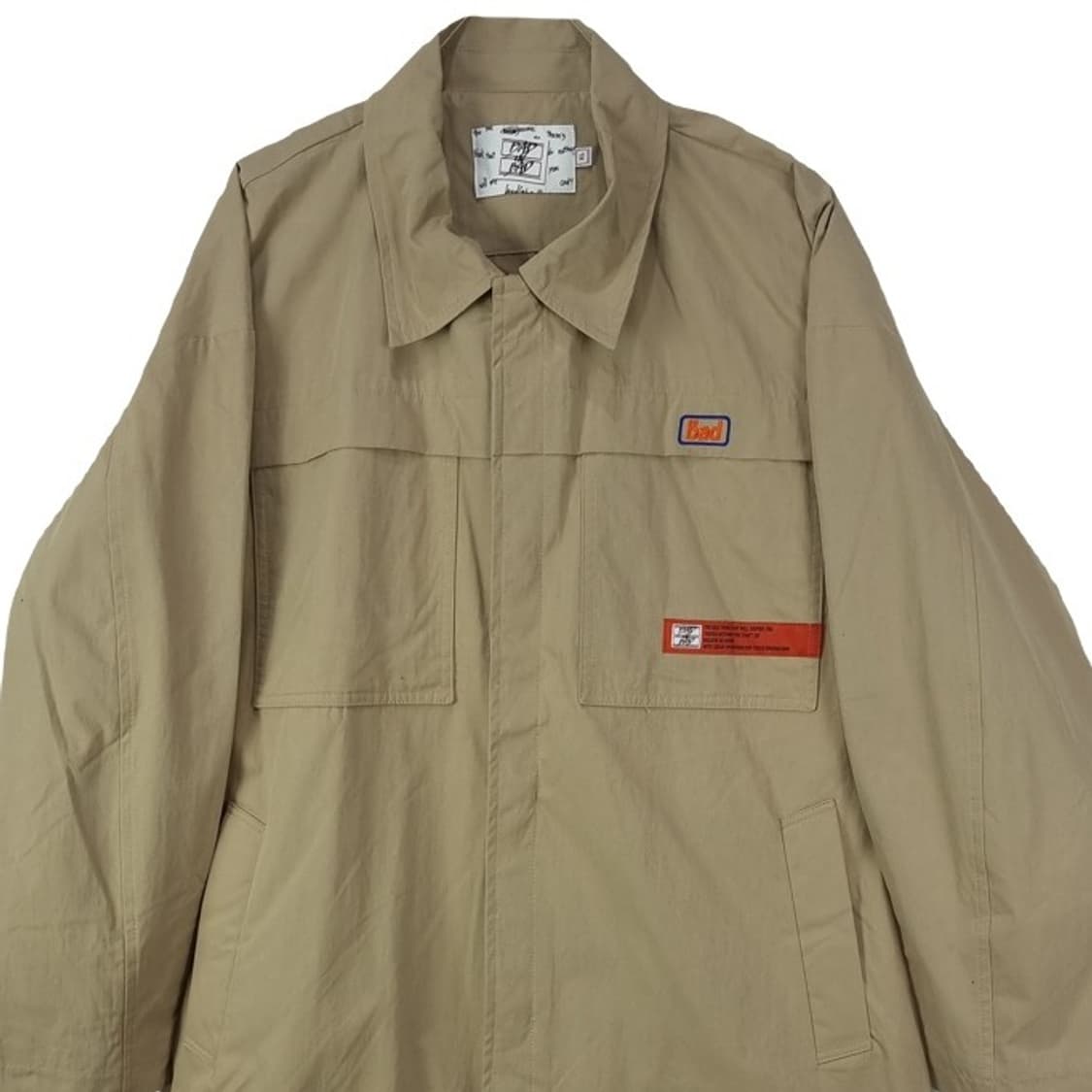 [배드인배드] 로고 자수 오버핏 트렌치 코트 베이지 M18771 상품이미지4