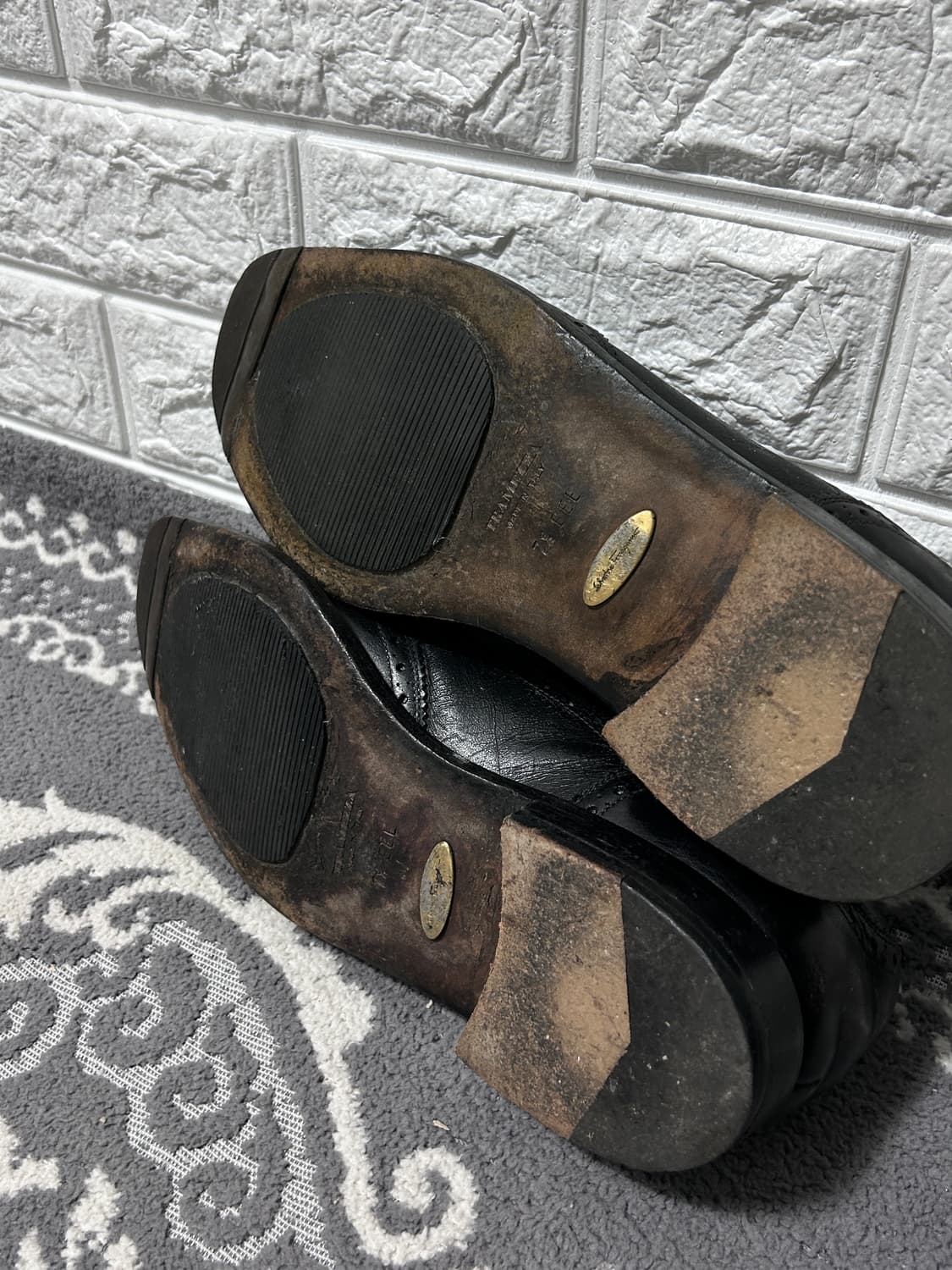 살바토레 페라가모 블랙 레더 브로그 슈즈 상품이미지5