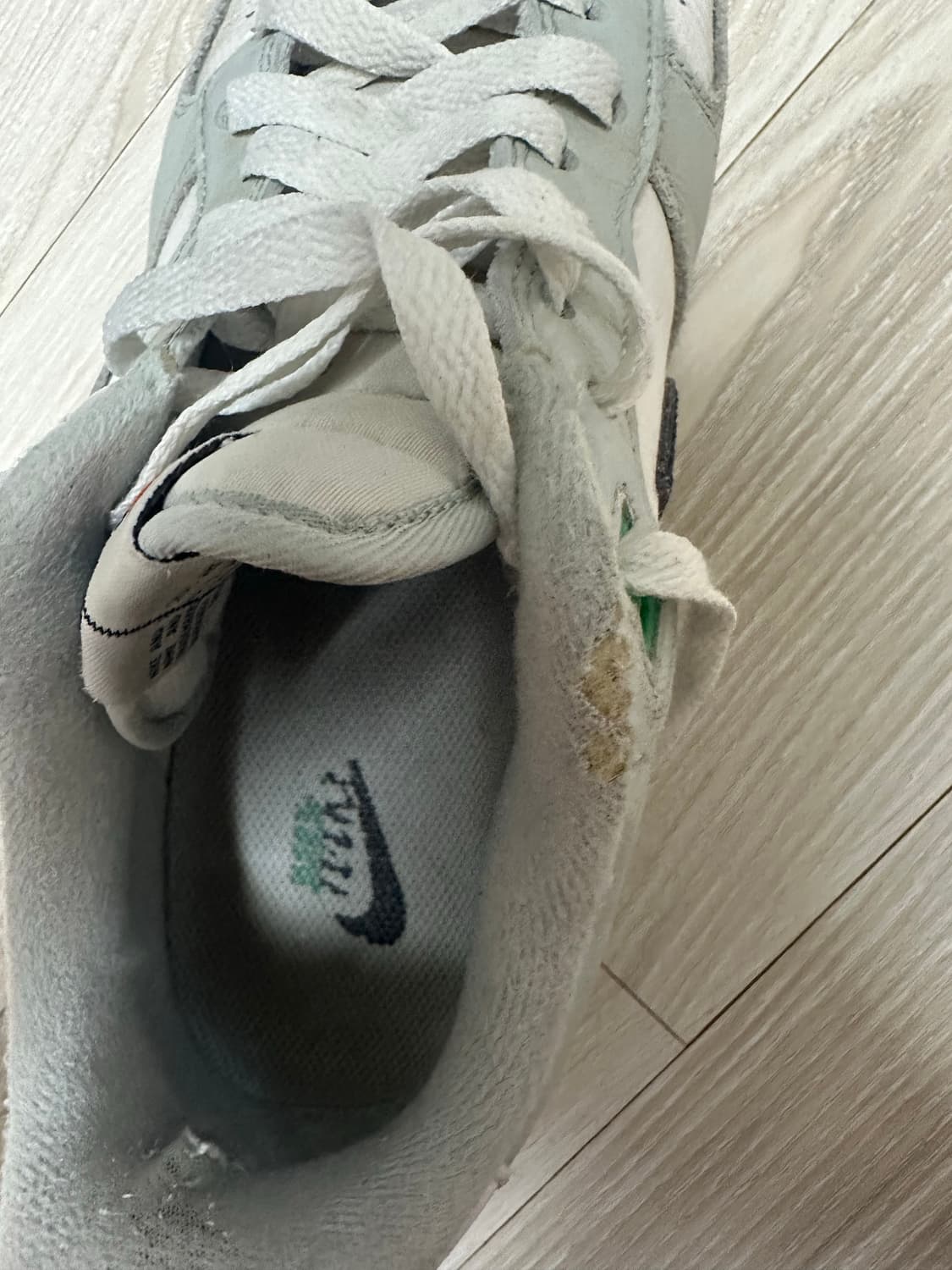 나이키 에어포스 1 ‘07 LV8 라이트 실버 블랙 상품이미지5